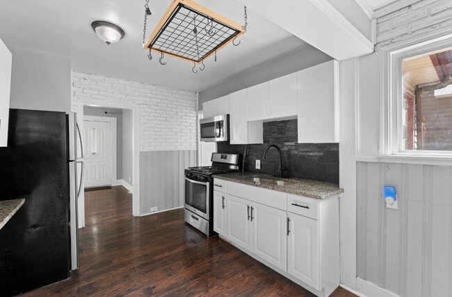 Foto del edificio - 243 Edgewood Pl