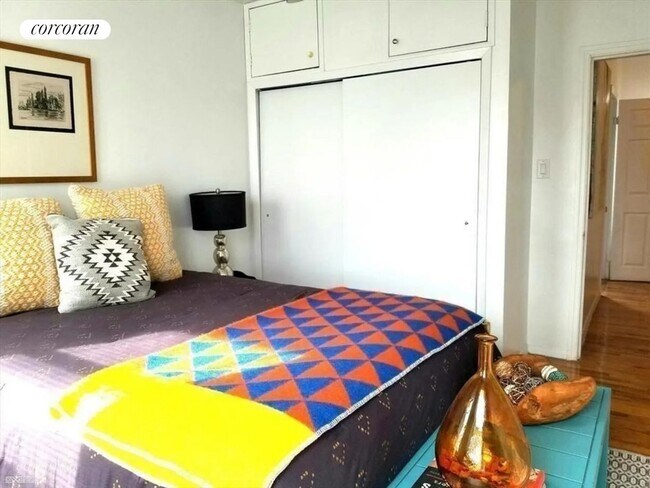 Building Photo - 2000 Bergen St