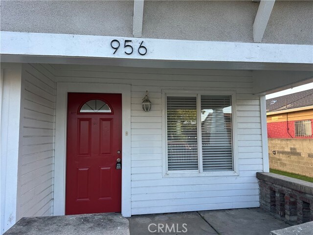 Building Photo - 956 E 43rd St