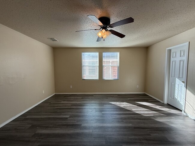 Photo - 3625 Clydesdale Dr House