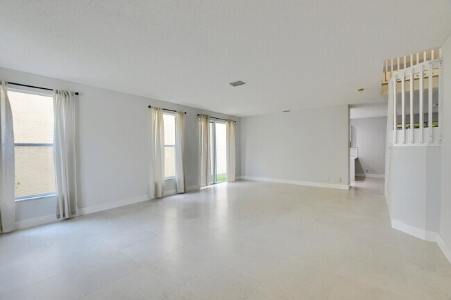 Building Photo - 18165 Blue Lake Way
