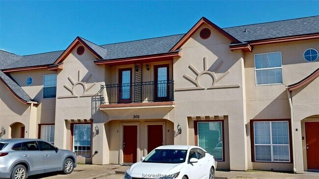 Building Photo - 301 Nimitz St