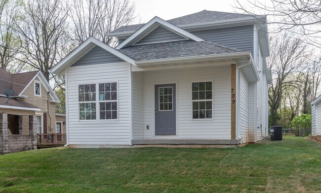 Building Photo - 719 S. Main Ave