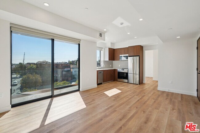 Building Photo - 10431 Santa Monica Blvd