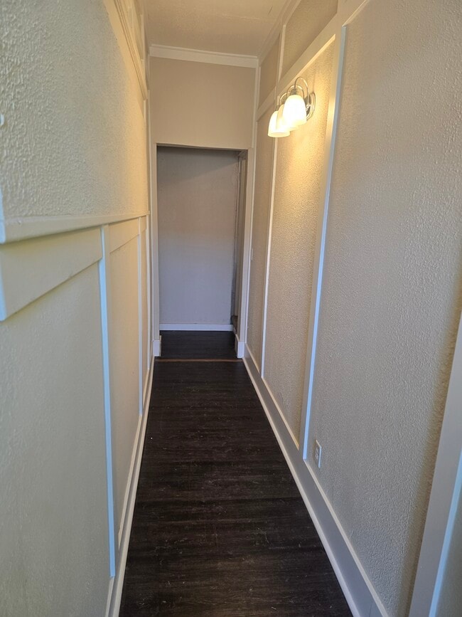 Private Hall to Stairway - 1536 N Robberson Ave