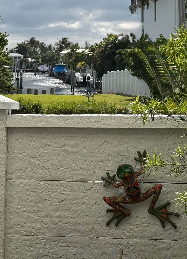 Foto del edificio - 112 Bayfront Dr