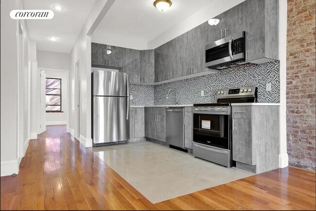 Building Photo - 539 Rogers Ave