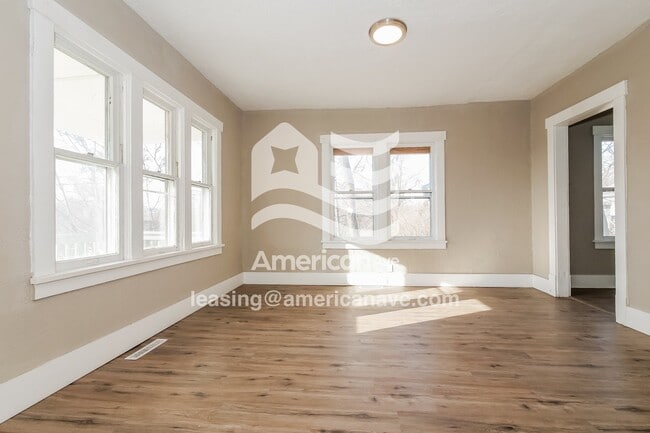 Building Photo - 4258 Laurel Ave
