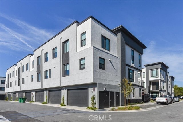 Building Photo - 130 Schick
