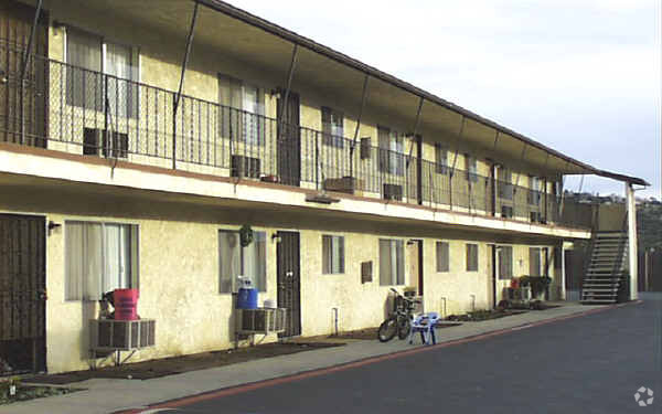 Primary Photo - 9109 Kenwood Dr