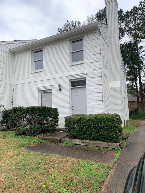 Building Photo - 943 Glastonbury Cir