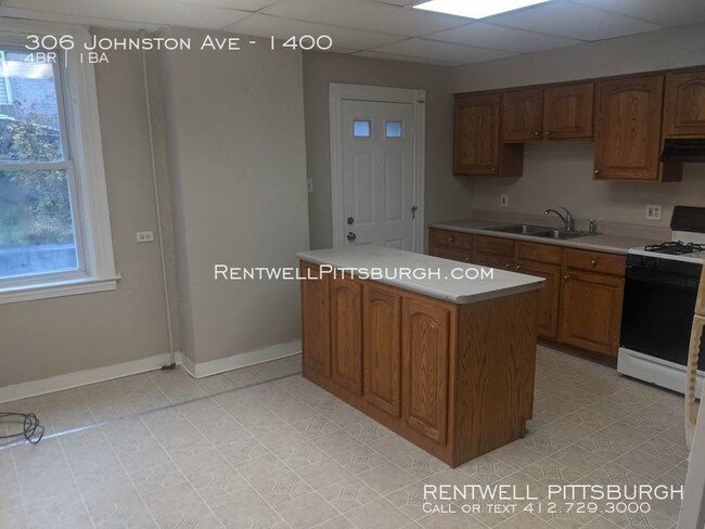 Building Photo - 306 Johnston Ave