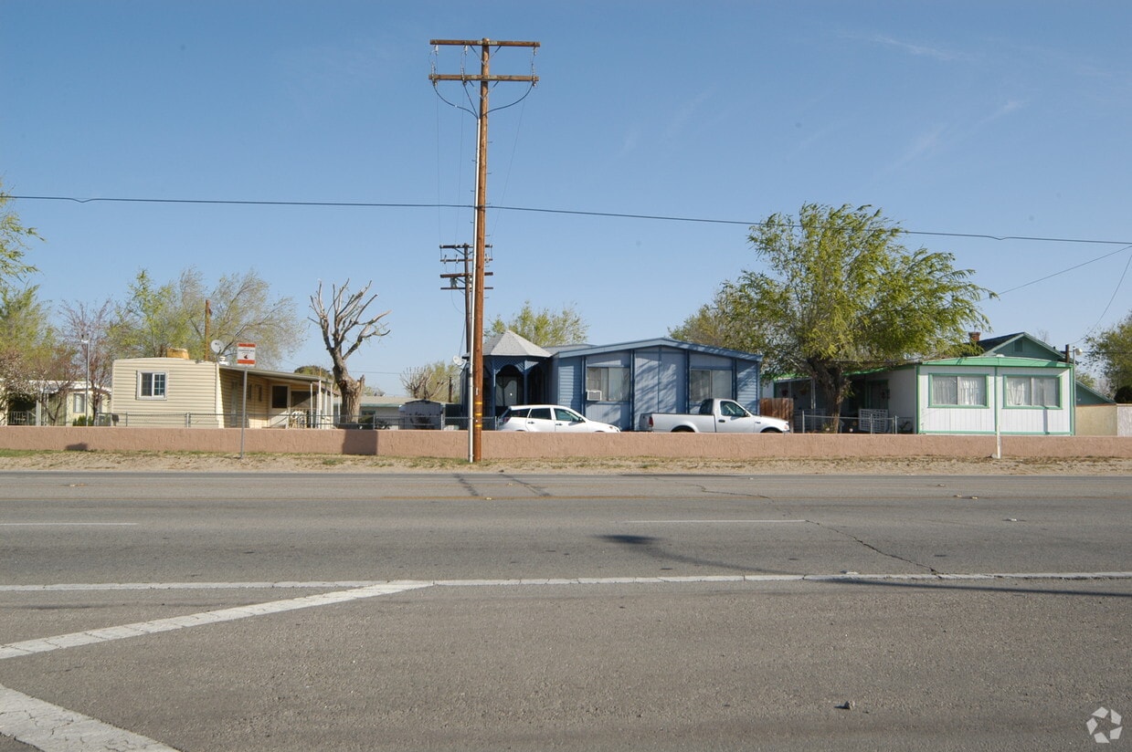 Building Photo - Western Skies