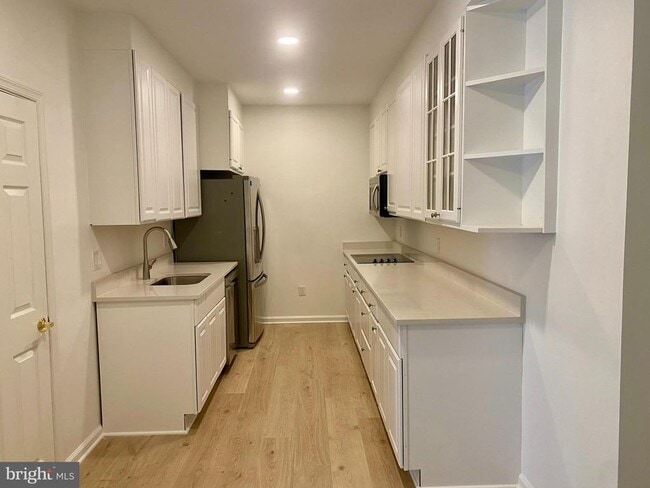 Building Photo - 7806 Birnam Wood Dr