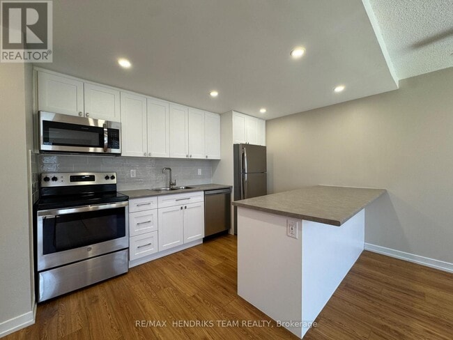 Building Photo - 80 Rockwood Ave