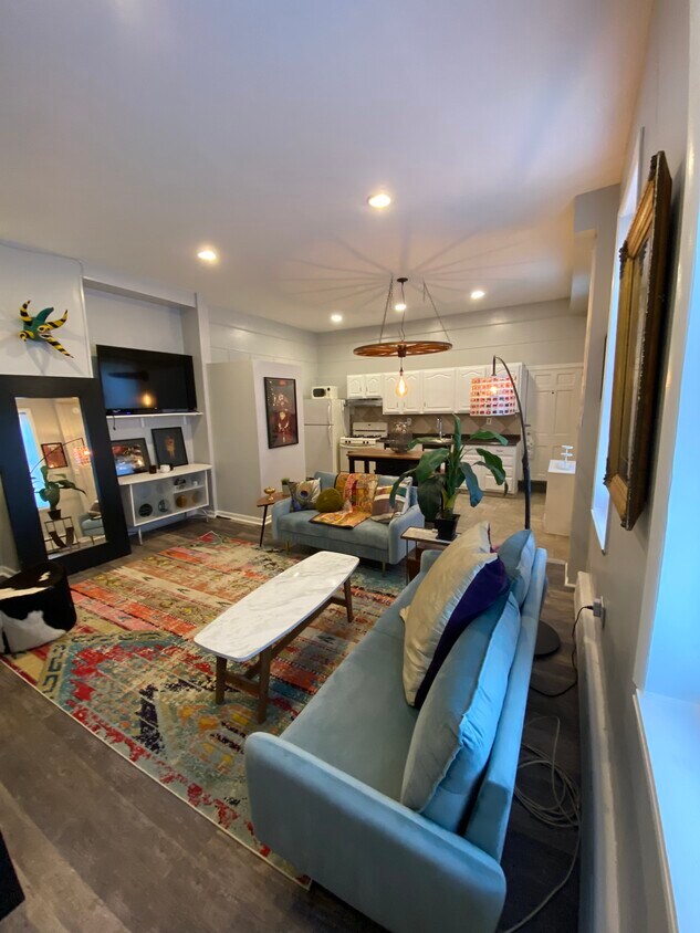 Livingroom - 2024 E Lehigh Ave