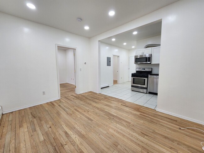 Building Photo - 497 Avenue A