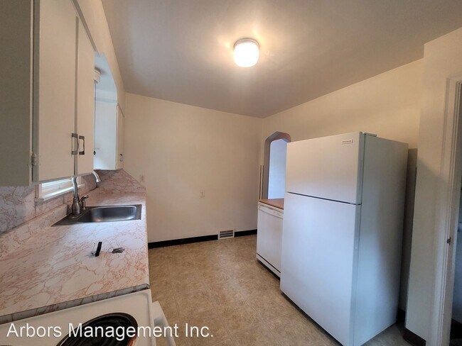 Building Photo - 3 br, 2.5 bath House - 4764 Doyle Road