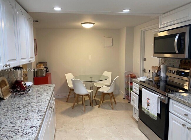 Foto del edificio - 155 Ocean Ln Dr