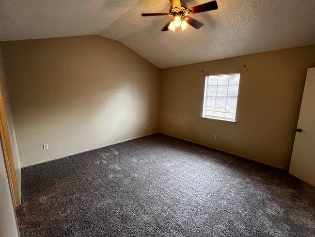 Foto del edificio - 85 E Caldwood Dr