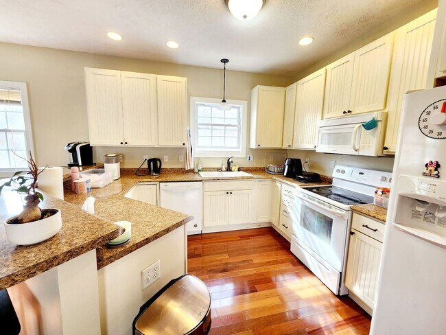 Foto del edificio - Large 3 Bedroom/3.5 Bath Townhouse Near Ho...