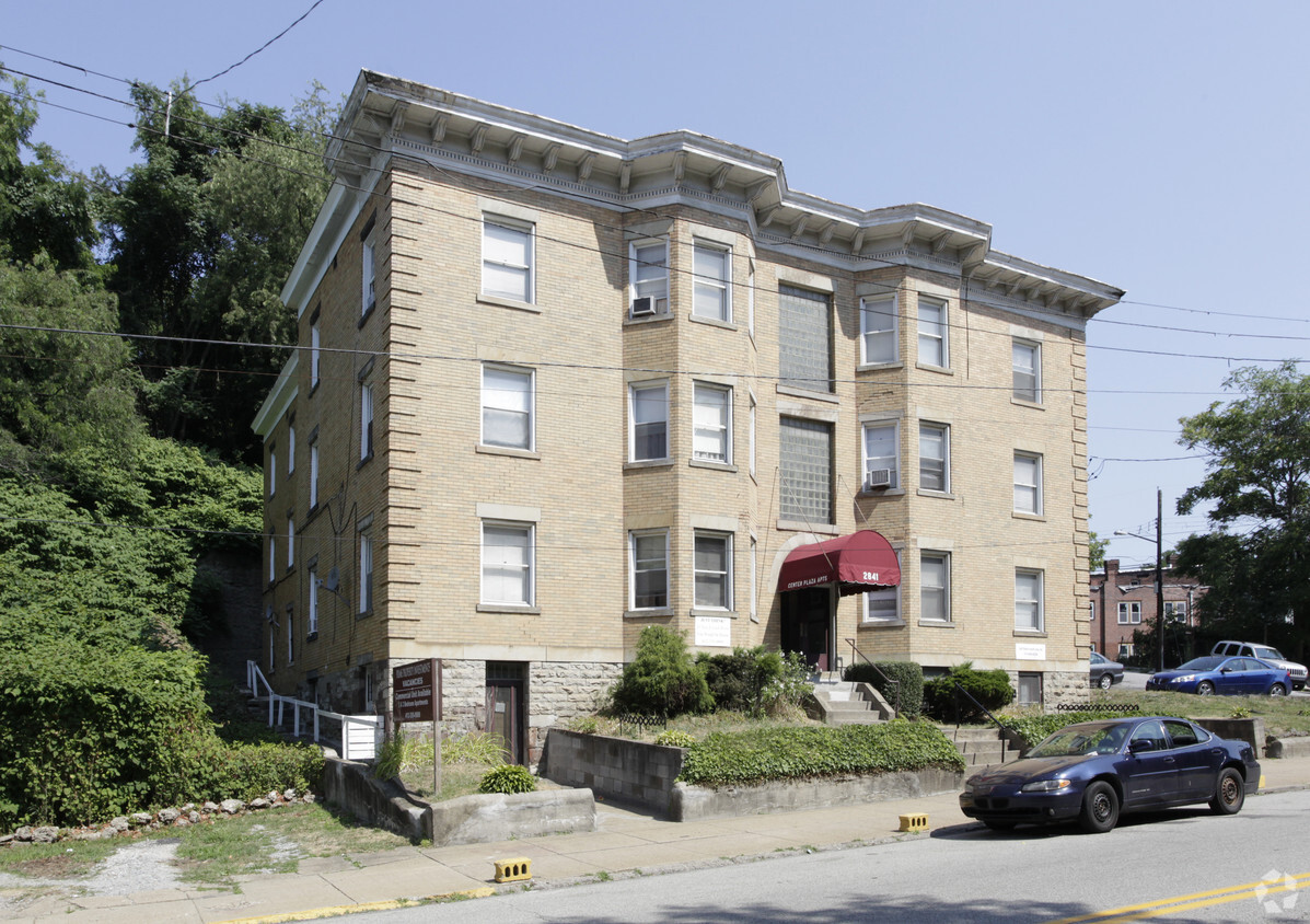 Foto del edificio - Center Plaza Apartments