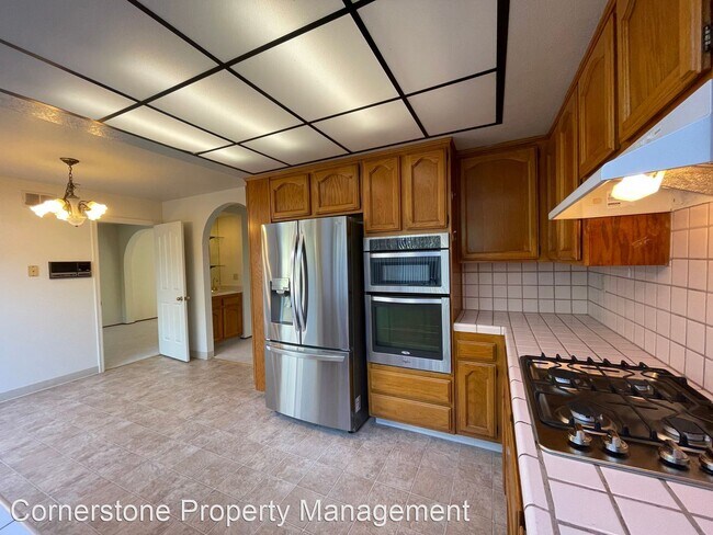 Foto del edificio - 3 br, 2.5 bath House - 1071 Sandalwood Lane