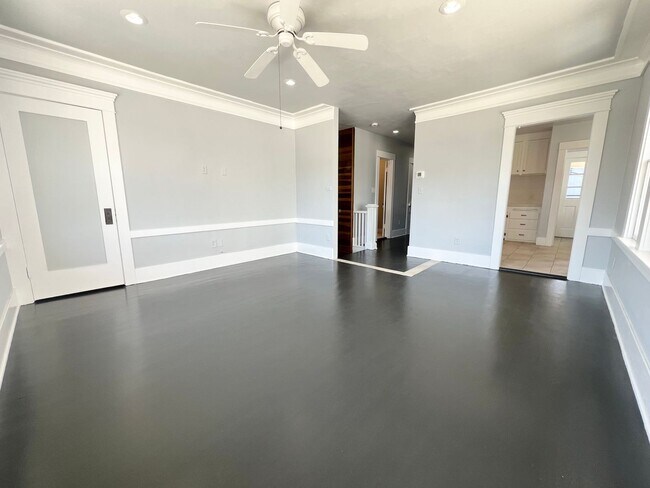 Building Photo - 23 N Alboni Pl