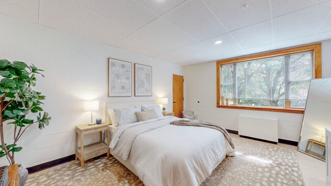 Building Photo - Parkline Apartments