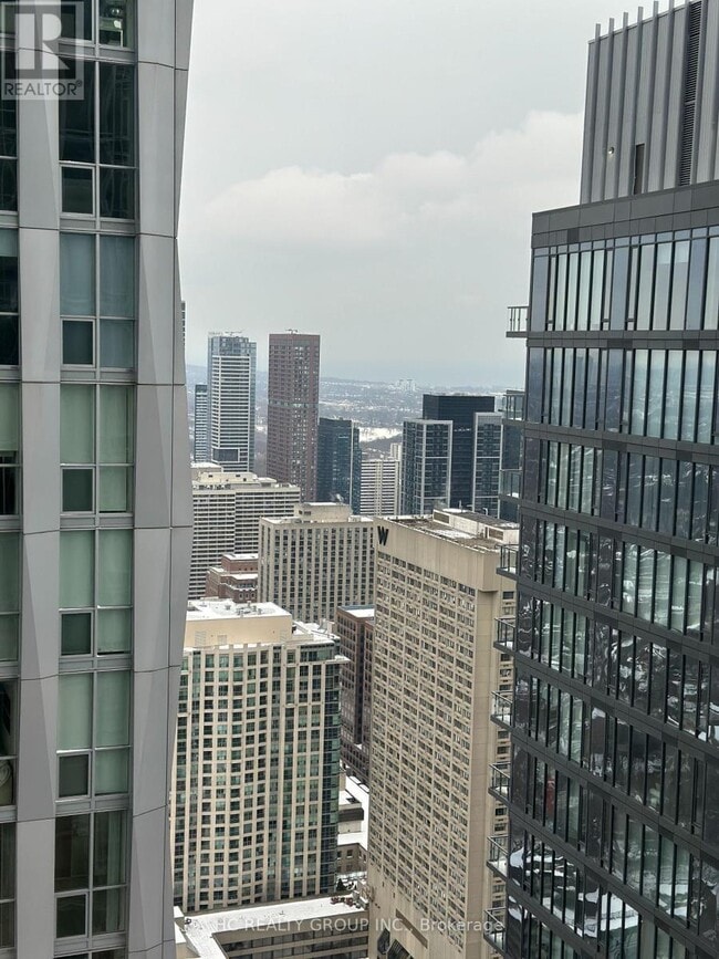 Building Photo - 11 Yorkville Ave