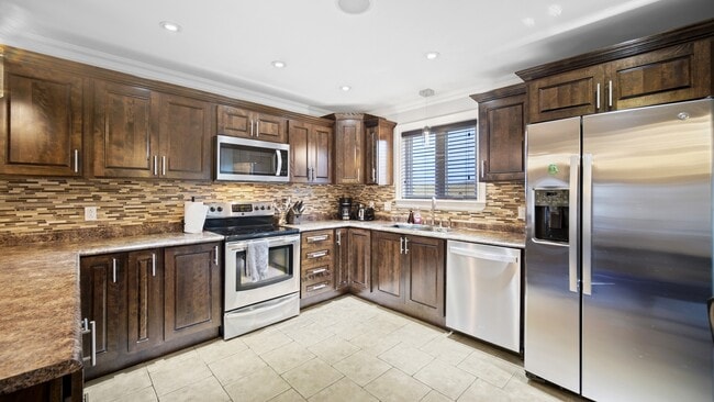 Building Photo - 105 Great Eastern Avenue