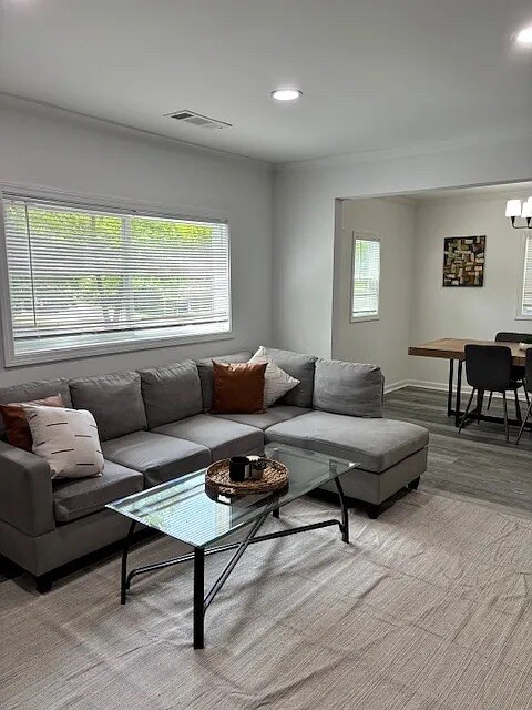 Foto del edificio - Room in House on Lisbon Dr SW