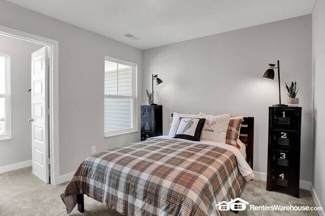 Foto del edificio - BRAND NEW 3 BR/2.5BA Townhouse in Avon nea...
