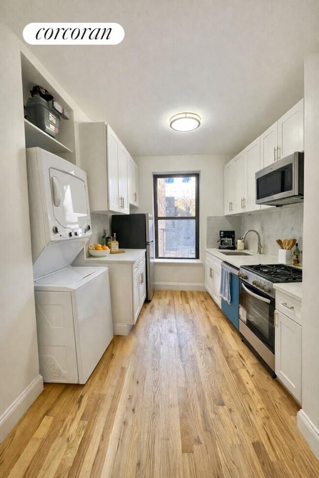 Building Photo - 1229 First Avenue 8