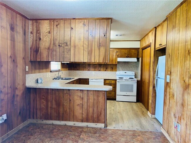 Foto del edificio - 1300 Johnson St