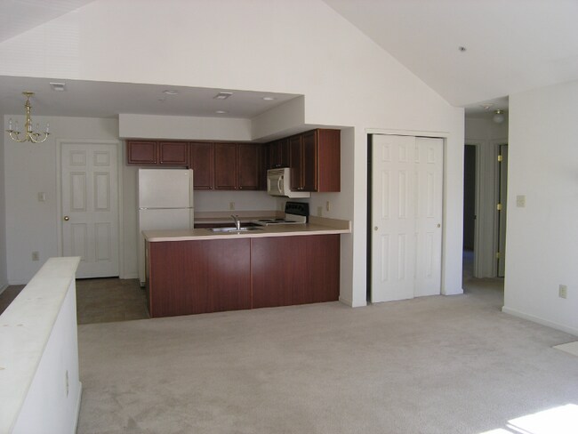 Building Photo - 106 Ester Dr