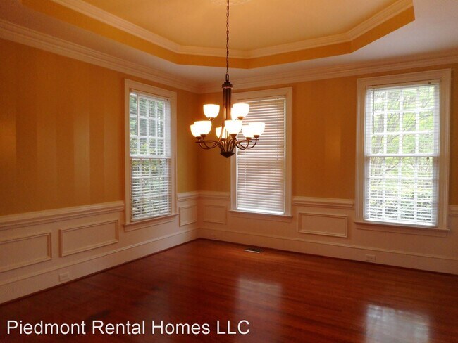 Foto del edificio - 806 Jefferson Wood Ln