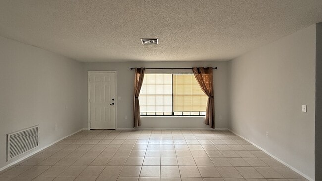 Building Photo - 7846 Royal Hart Dr