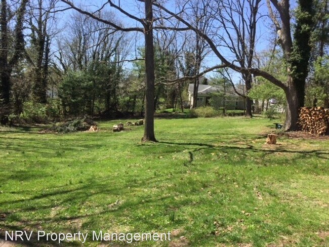 Foto del edificio - 5 br, 2.5 bath House - 801 Oak Lane