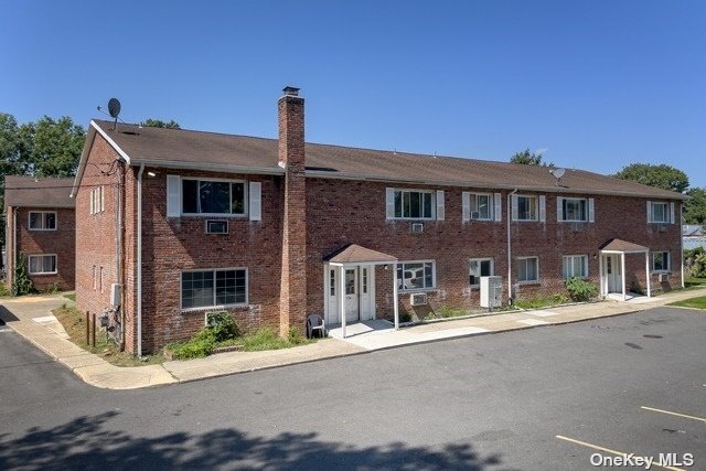 Building Photo - 15 Overton St