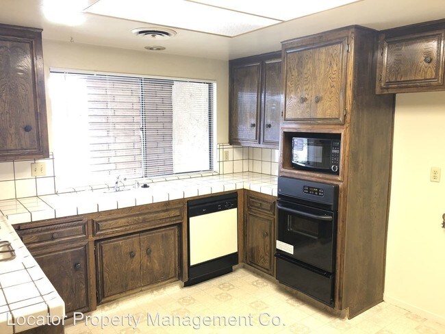 Foto del edificio - 7604 Stockdale Hwy