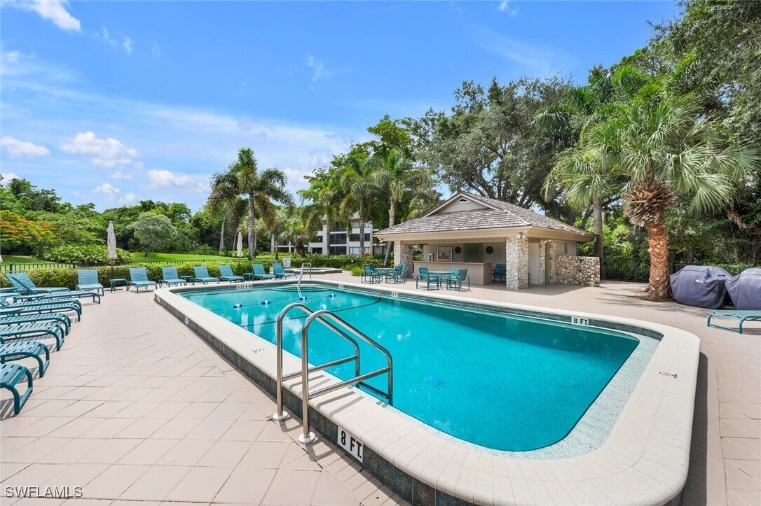 Foto del edificio - 5950 Pelican Bay Blvd