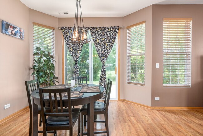 Foto del edificio - 1440 Millbrook Dr