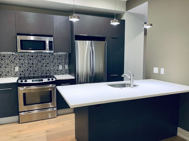 Interior Photo - 4525 Walnut Associates LP