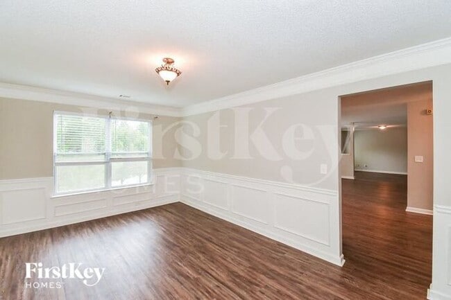 Foto del edificio - 275 Redding Ridge