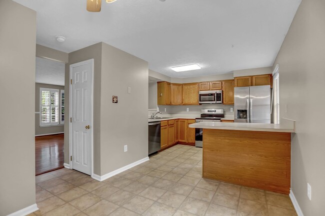 Foto del edificio - Charming 3-Bedroom Townhome for Rent in Ab...
