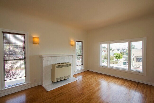 Foto del edificio - 833 E Edgeware Rd