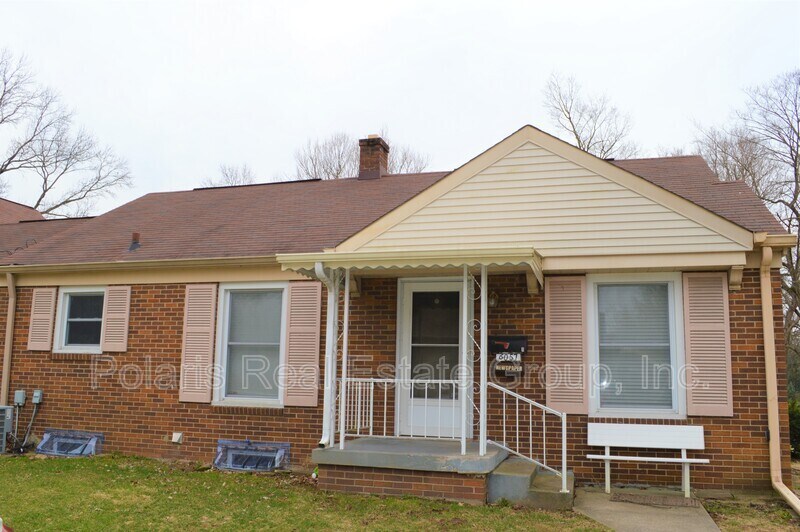 Foto principal - 6057 Rosslyn Ave