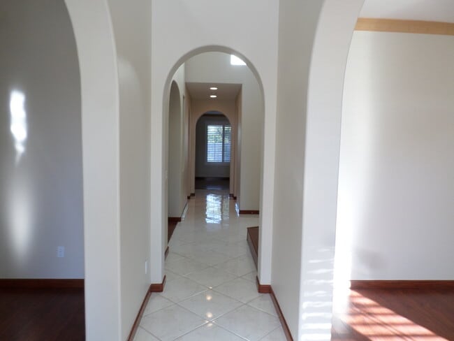 Foto del edificio - Gorgeous 4 bedroom 2.5 bath Temecula Home ...