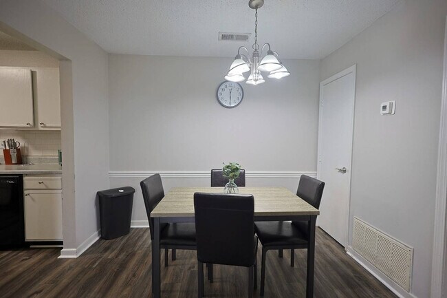 Foto del edificio - 50 Northtown Dr